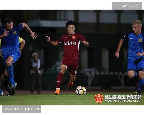 李强的足球人生深度对话:从球场到人生的启示与成长之路 李强的足球人生深度对话:从球场到人生的启示与成长之路