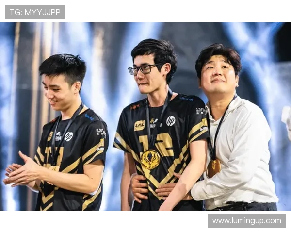 深入解析RNG战队防反策略的成功之道与战术布局 深入解析RNG战队防反策略的成功之道与战术布局