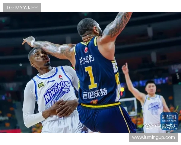 CBA广东队与深圳队激战正酣谁能在这场对决中笑到最后