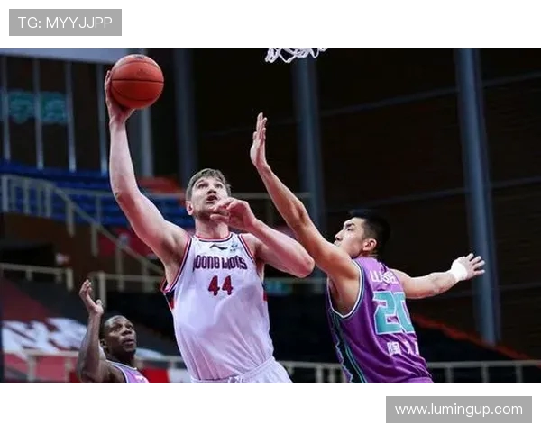 哈马比与奥斯特桑激战在即球迷期待精彩对决与胜负悬念