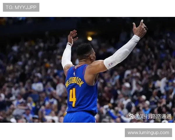 快船与掘金激战正酣小卡渴望球权引发关注