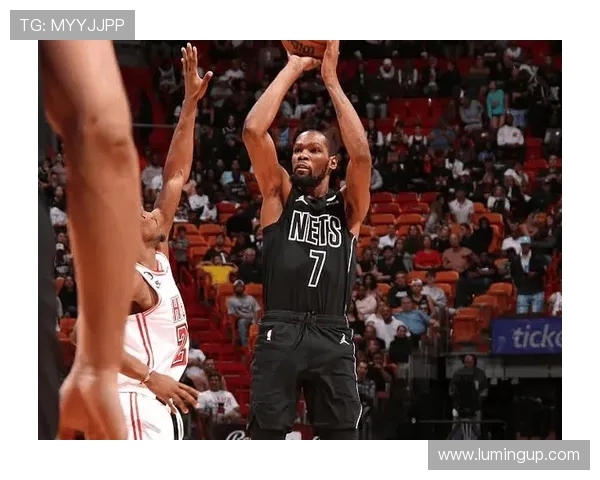 杜兰特在篮网对阵奇才的比赛中精彩得分表现回顾