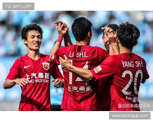 江苏队与上港队精彩集锦回顾赛场瞬间尽显足球魅力与激情